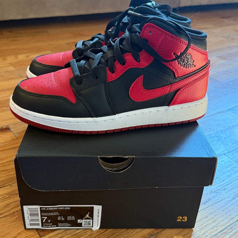 Air Jordan 1 Mid (GS) Sneakers
